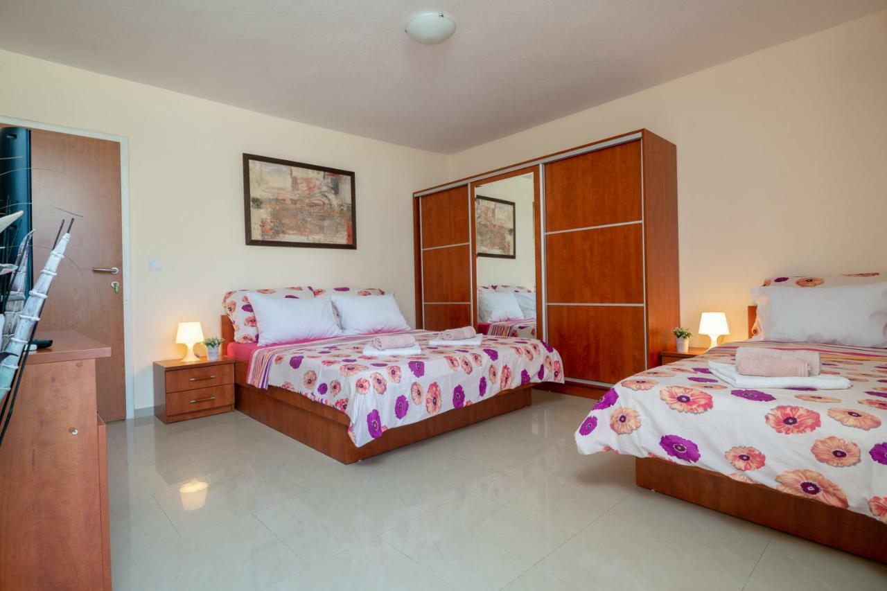 Apartments Darden เนอุม ภายนอก รูปภาพ